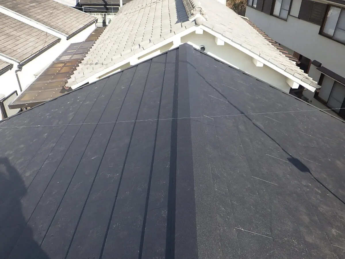 屋根葺き替え工事 雨樋工事完了 Mfシルキー ブラック 枚方市 大阪府枚方市の屋根工事 雨漏り修理専門店 有限会社エクセレントショップ奥一