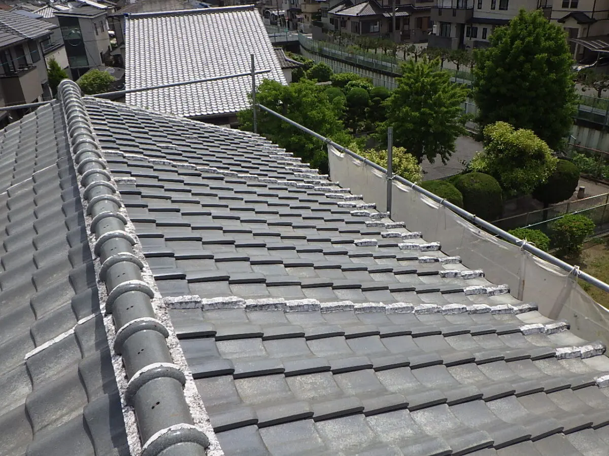 枚方市屋根軽量化補助金対象物件 重たい瓦から軽い瓦に変更 屋根材
